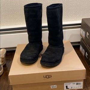 Classic Tall black Ugg boot